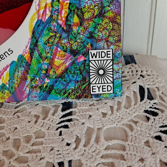 Illumisaurus Explore the World of Dinosaurs Hardcover Book w/color lens - Picture 4 of 12